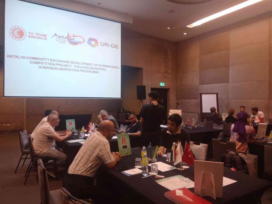 Atb Heyeti Tayland Pazarında