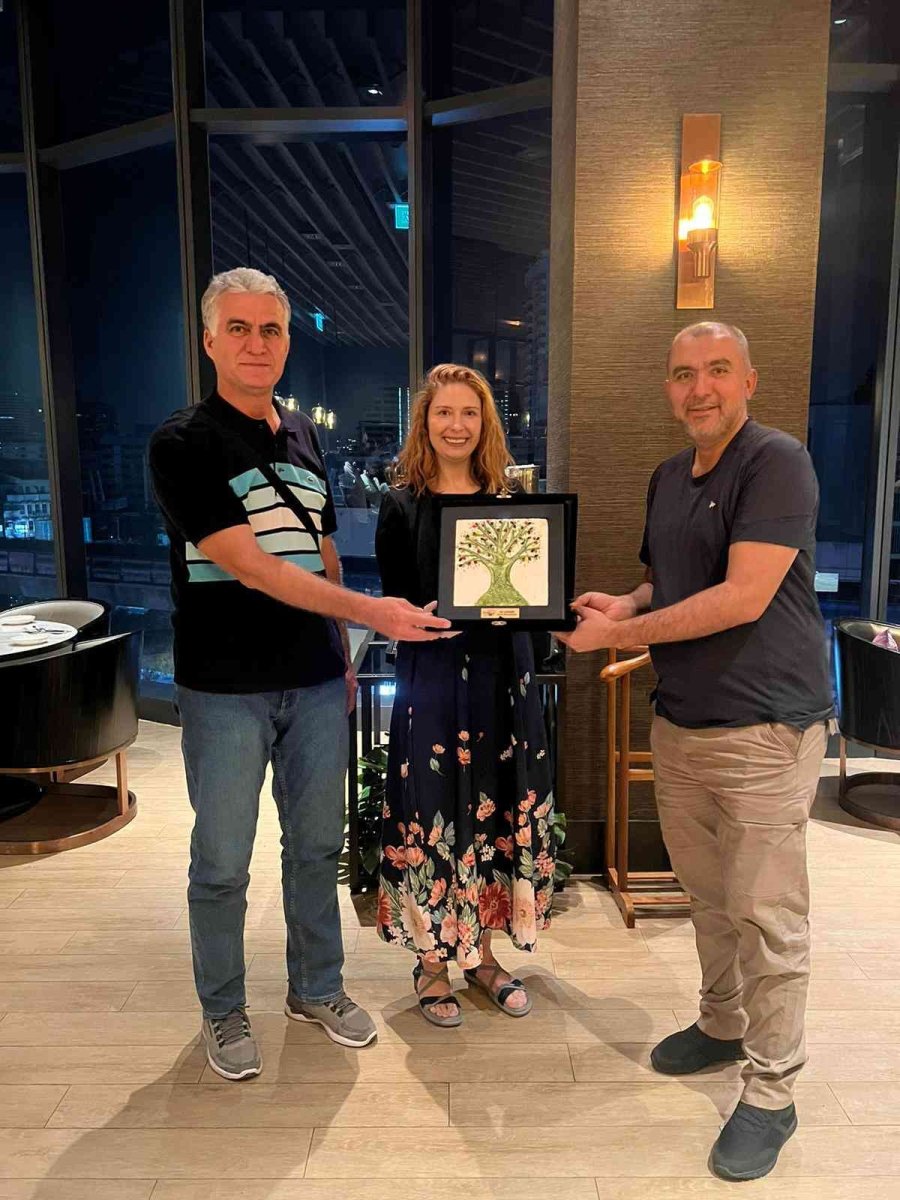 Atb Heyeti Tayland Pazarında