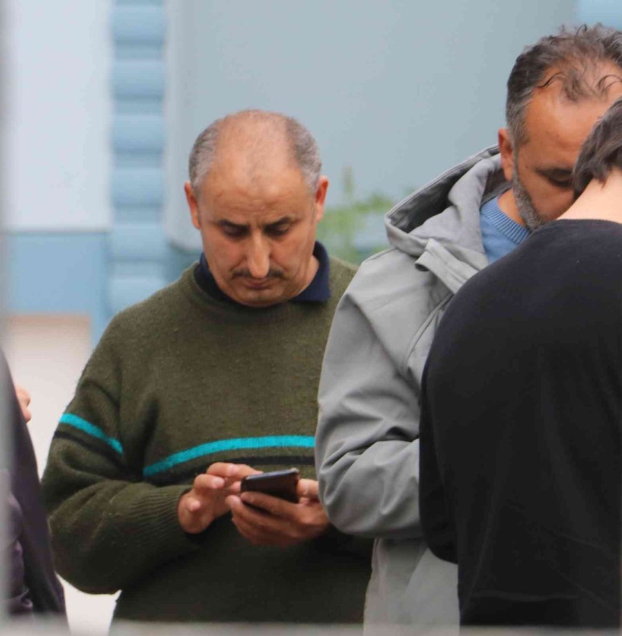 “kuyumcu Soyuldu, Senin Kimlik Fotokopin Çıktı’ Yalanıyla 115 Bin Lirasından Oluyordu