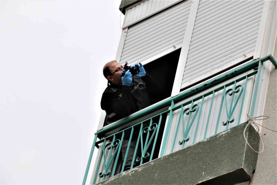 Yıkamak İçin Balkonuna Çıkan Kadın, Gördüğü Manzara Karşısında Dehşete Kapıldı