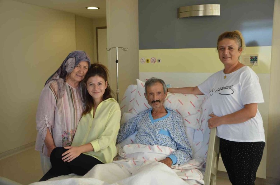 Torunundan Alınan Karaciğer Nakledilen 71 Yaşındaki Dede, Gözyaşlarını Tutamadı