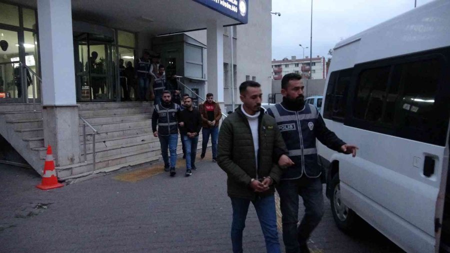 Kayseri’de Aranan Şahıslara Şok Operasyon: 17 Gözaltı