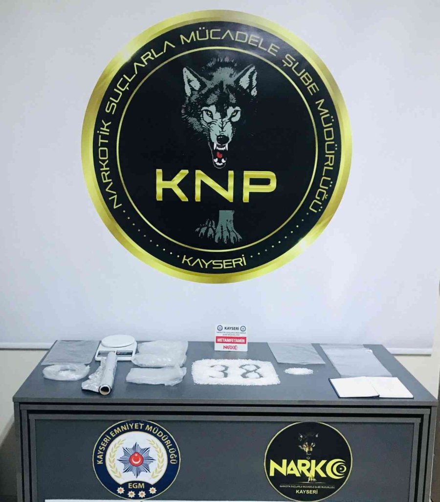 Torbacılar Uyuşturucuyu Satamadan Enselendi