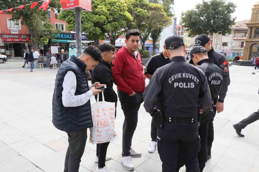 Aksaray’da Çevik Kuvvet Ekiplerinden Huzur Denetimi