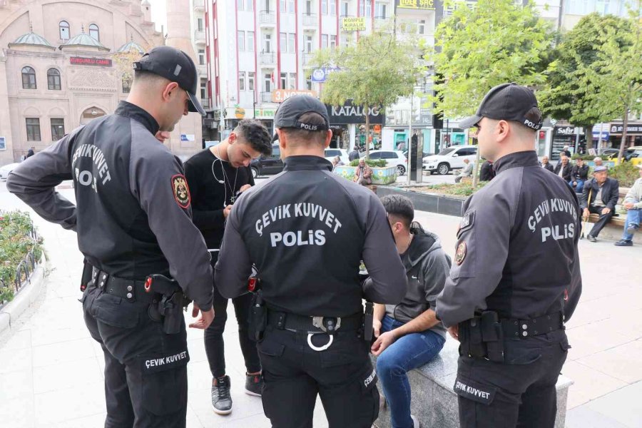 Aksaray’da Çevik Kuvvet Ekiplerinden Huzur Denetimi