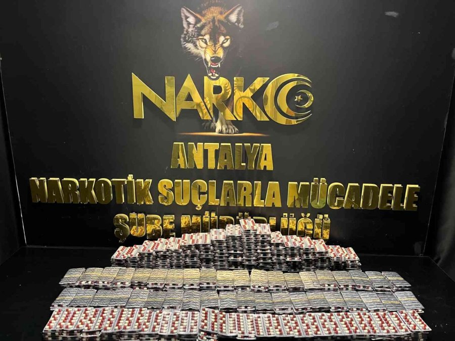 Antalya’da Piyasaya Sürülmeye Çalışılan 9 Kilo Eroin Polise Takıldı