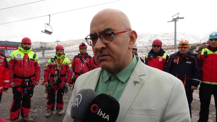 Erciyes’te Gerçeğini Aratmayan Tatbikat: Teleferikte Mahsur Kalanlar Kurtarıldı