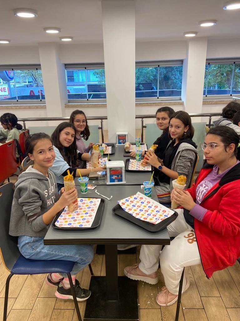 Ortaokul Öğrencilerinden Anıtkabir’e Ziyaret