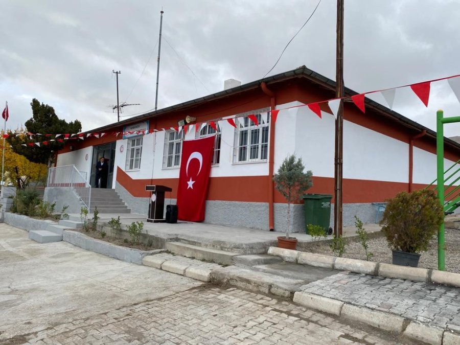 Hamurcu İlkokulu Yeni Yüzüyle Eğitime Açıldı