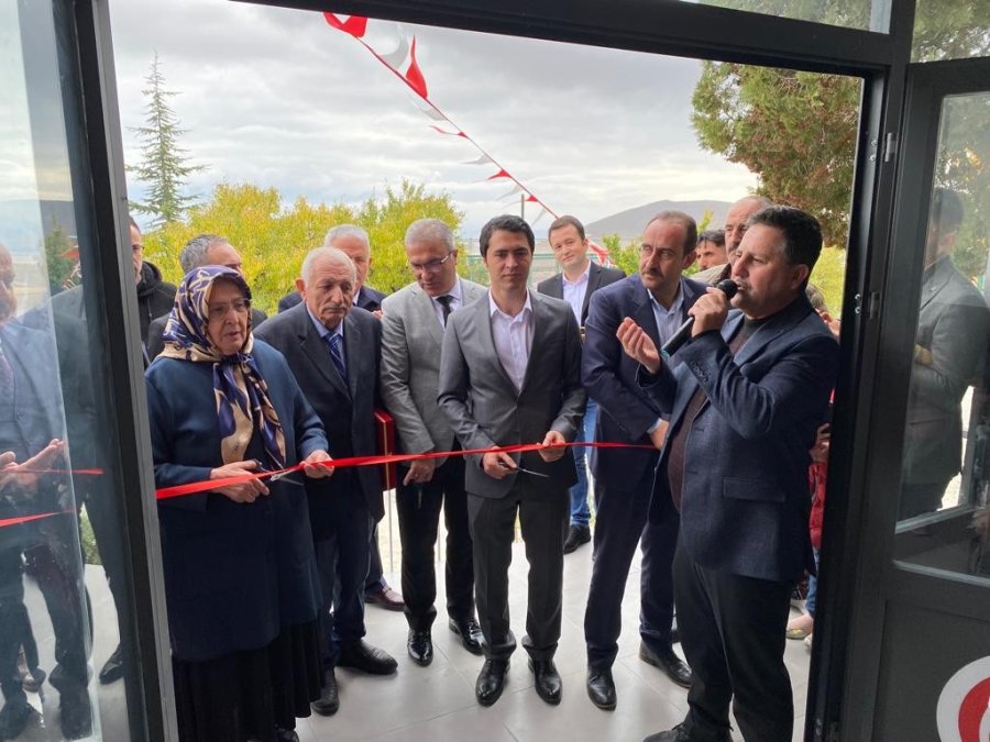 Hamurcu İlkokulu Yeni Yüzüyle Eğitime Açıldı