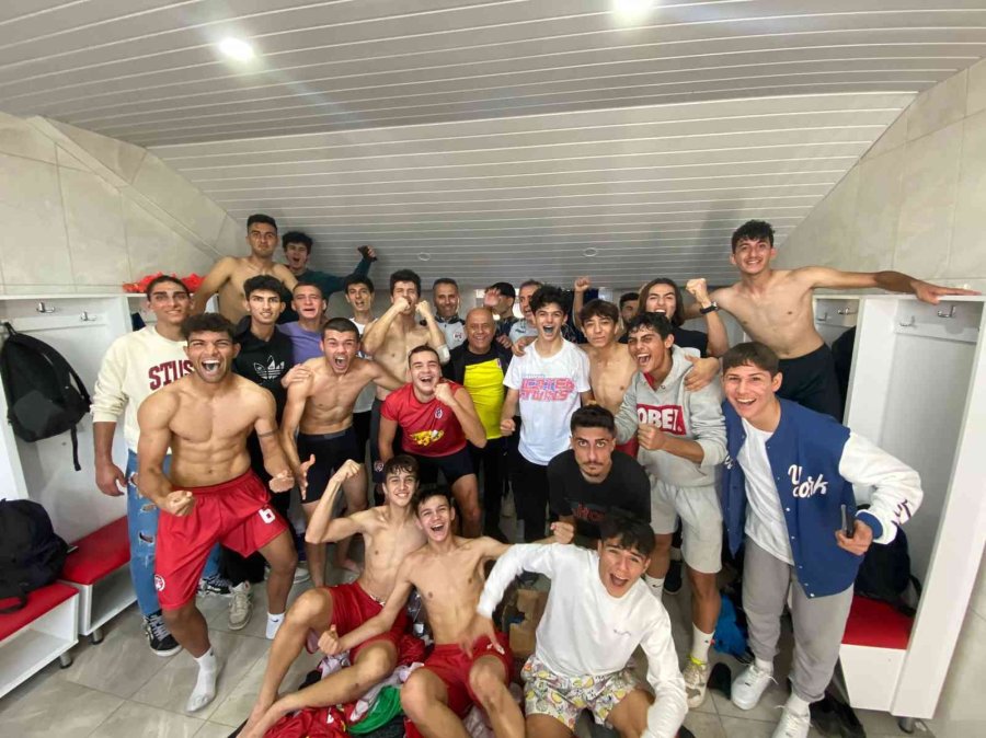 Döşemealtı’nın Gençlerinden Zirveye Yakın Takip