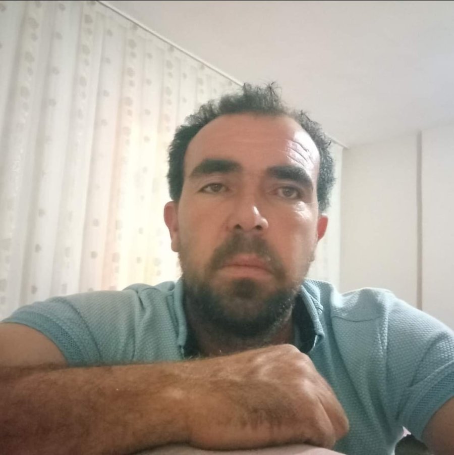 Otomobiller Kafa Kafaya Çarpıştı: 2 Ölü, 5 Yaralı