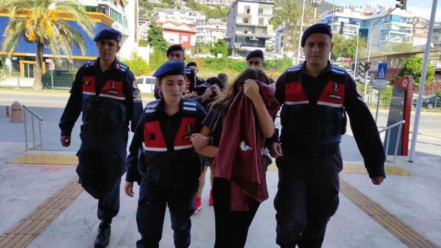 Bebeğin 5’inci Kattan Atıldığı Olayda Anne, Kızı Ve Baba Tutuklandı