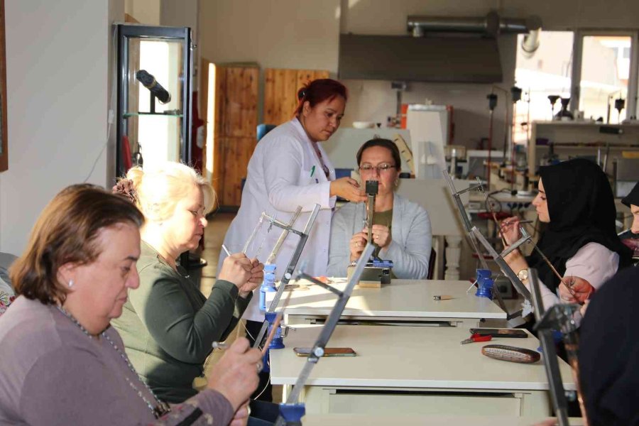 Sivrihisar Belediyesi Sanat Atölyelerinde Açılan Kurslar