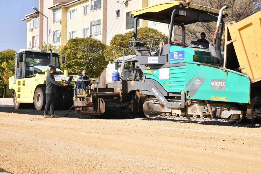 Tepebaşı’nda Üstyapı Çalışmaları Devam Ediyor