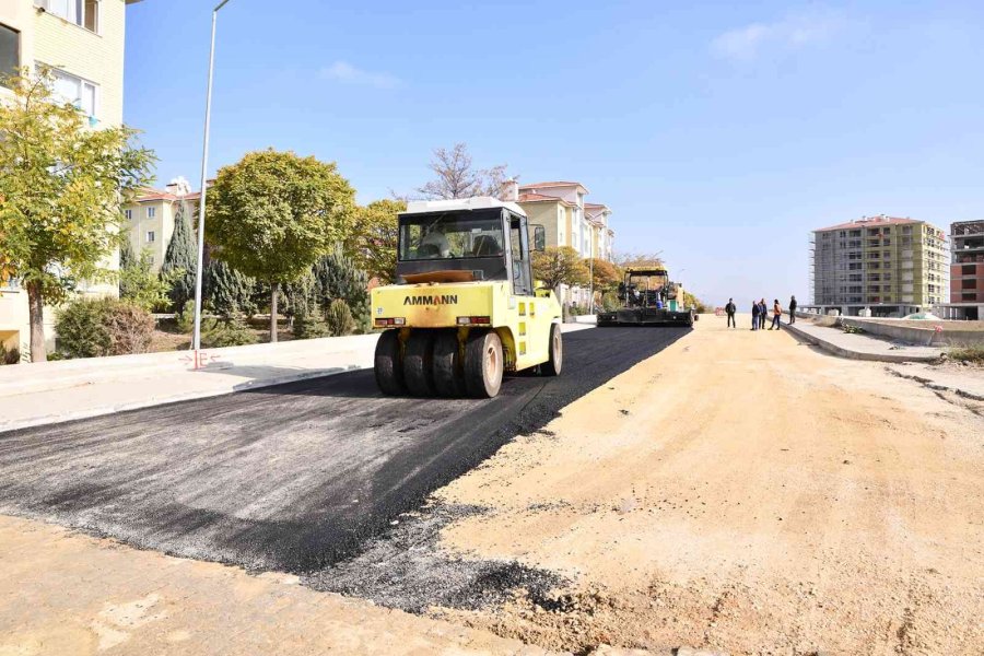 Tepebaşı’nda Üstyapı Çalışmaları Devam Ediyor