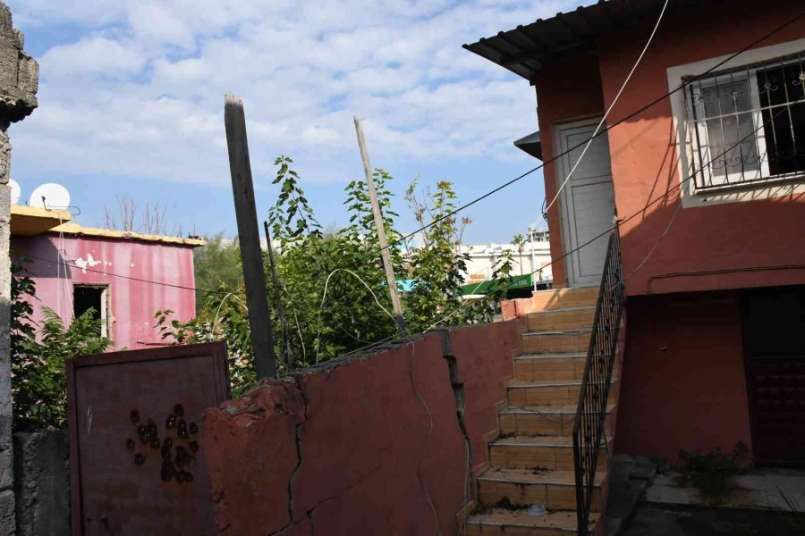 ’gizemli Ev’ Harabeye Döndü, Haberler Mahalleliyi Kızdırdı