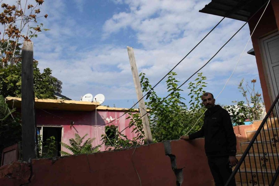 ’gizemli Ev’ Harabeye Döndü, Haberler Mahalleliyi Kızdırdı