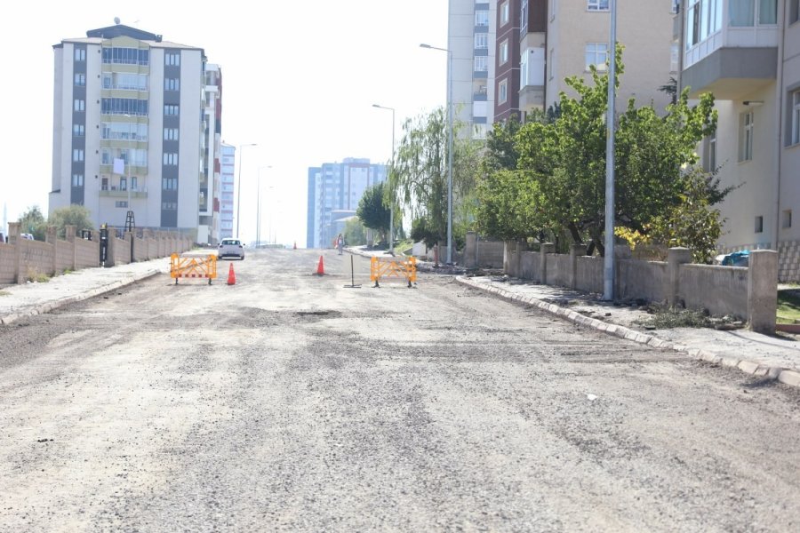 Gökkent Mahallesi’nde 5 Sokakta Yeni Yol Çalışması Yapıldı