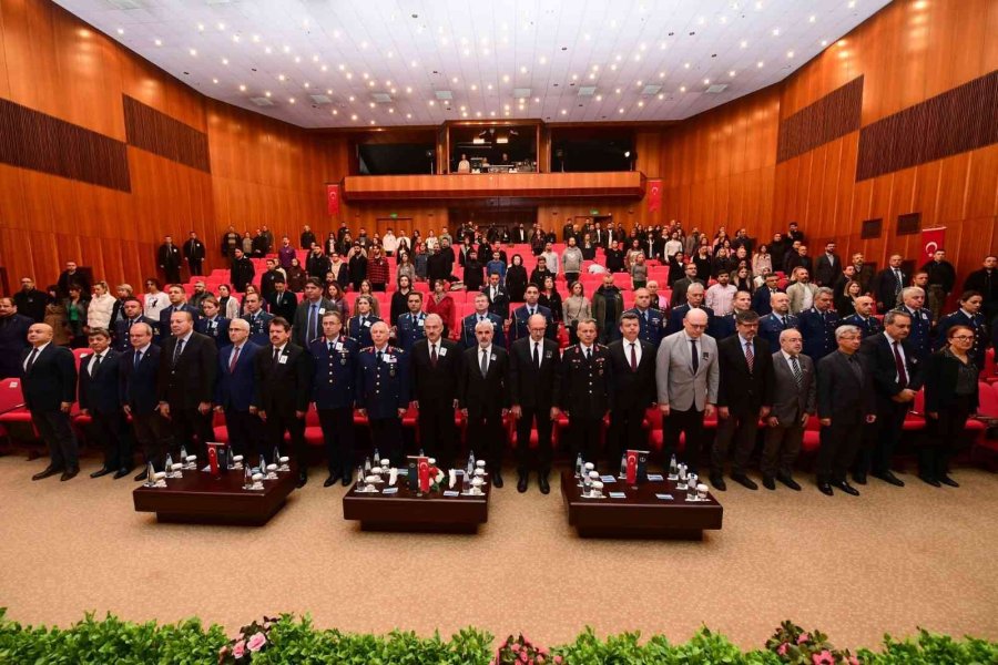 Anadolu Üniversitesi’nde Düzenlenen Anma Töreni Yoğun İlgi Gördü