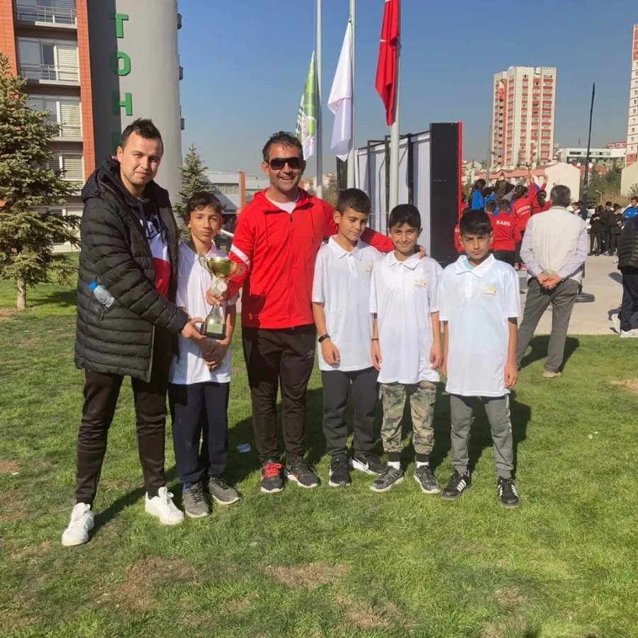 Eskişehirli Sporcular 10 Kasım Koşusunu Dereceyle Tamamladı