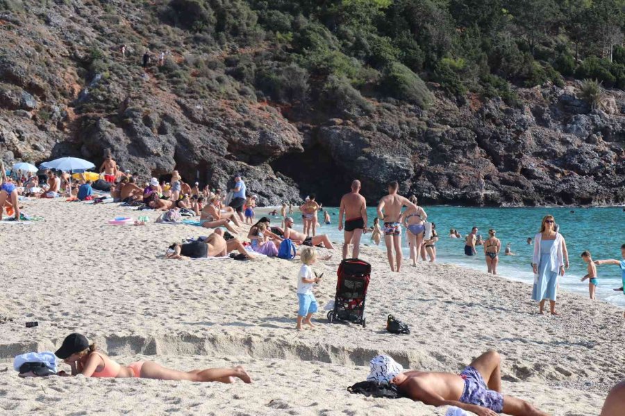 Alanya’da Kasım Ayında Yaz Günleri Yaşanıyor