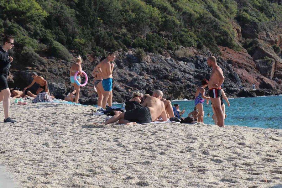 Alanya’da Kasım Ayında Yaz Günleri Yaşanıyor