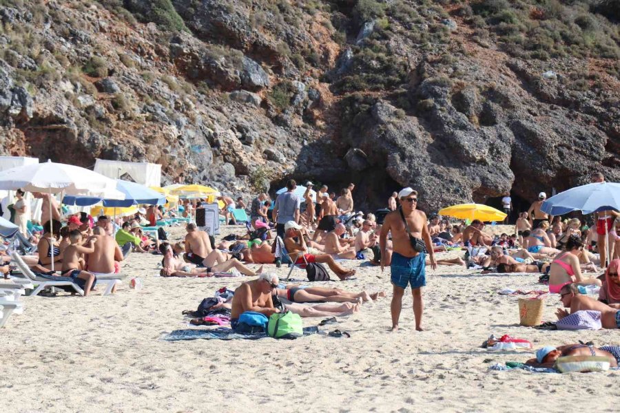 Alanya’da Kasım Ayında Yaz Günleri Yaşanıyor