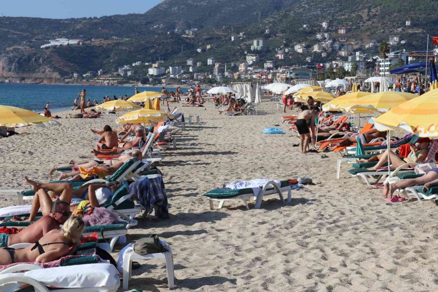 Alanya’da Kasım Ayında Yaz Günleri Yaşanıyor