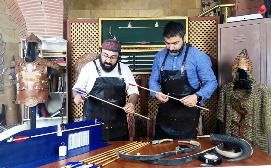 Kalehan Ecdat Bahçesi’ndeki Atölye Ziyaretçilerini Tarihte Yolculuğa Çıkarıyor