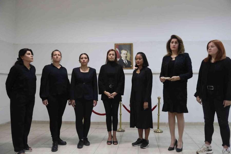 Yerleşik Yabancı Kursiyerler 7 Dilde Atatürk’ü Andı