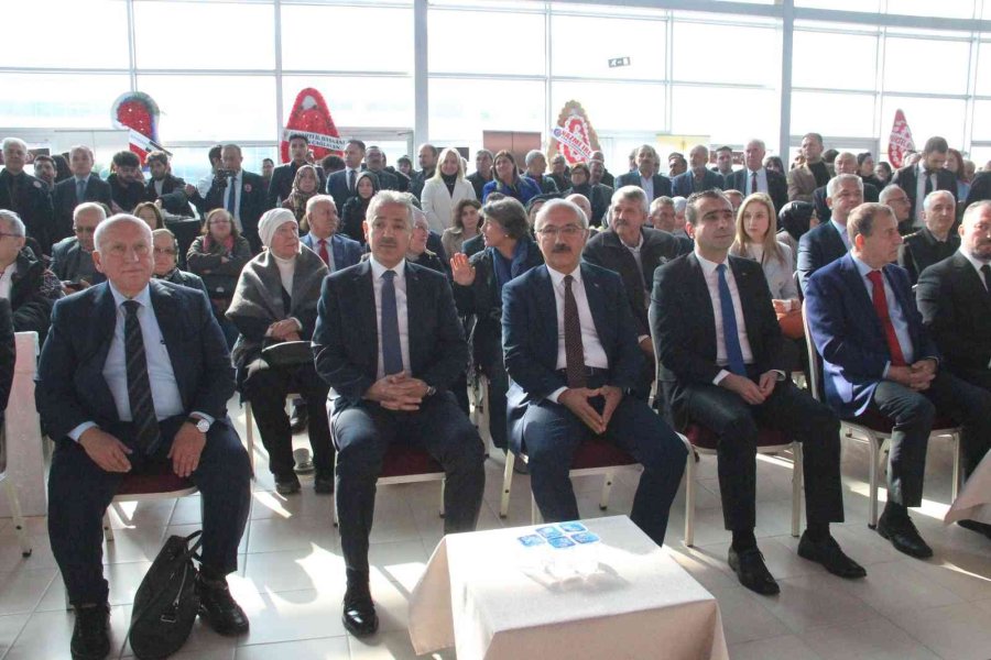 Karaman’da 3 Ton Bisküviden Yapılan Dünyanın En Büyük Buğday Başağı Mozaiği Törenle Açıldı