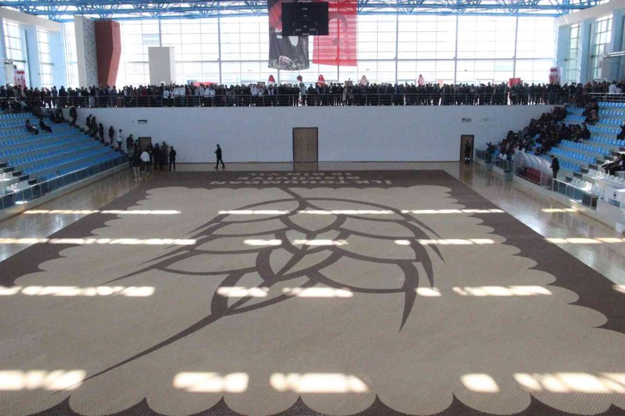 Karaman’da 3 Ton Bisküviden Yapılan Dünyanın En Büyük Buğday Başağı Mozaiği Törenle Açıldı