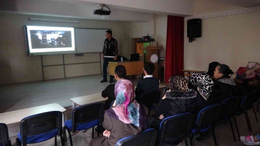 Narkotik Polisleri Kapı Kapı Dolaşıyor, Uyuşturucuyu Anlatıyor