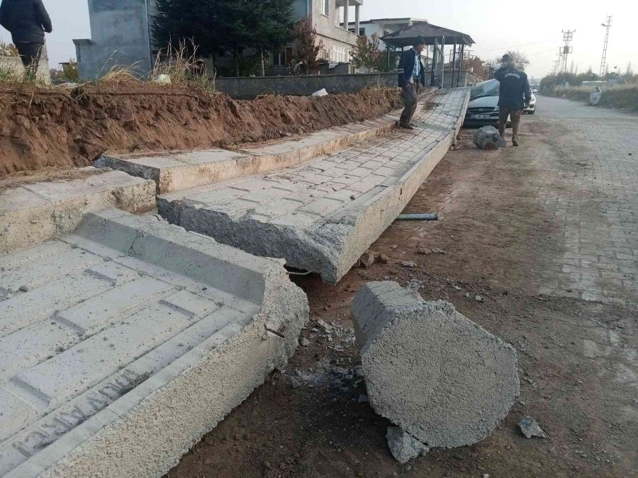 Üzerine Duvar Devrilen İşçi Hayatını Kaybetti