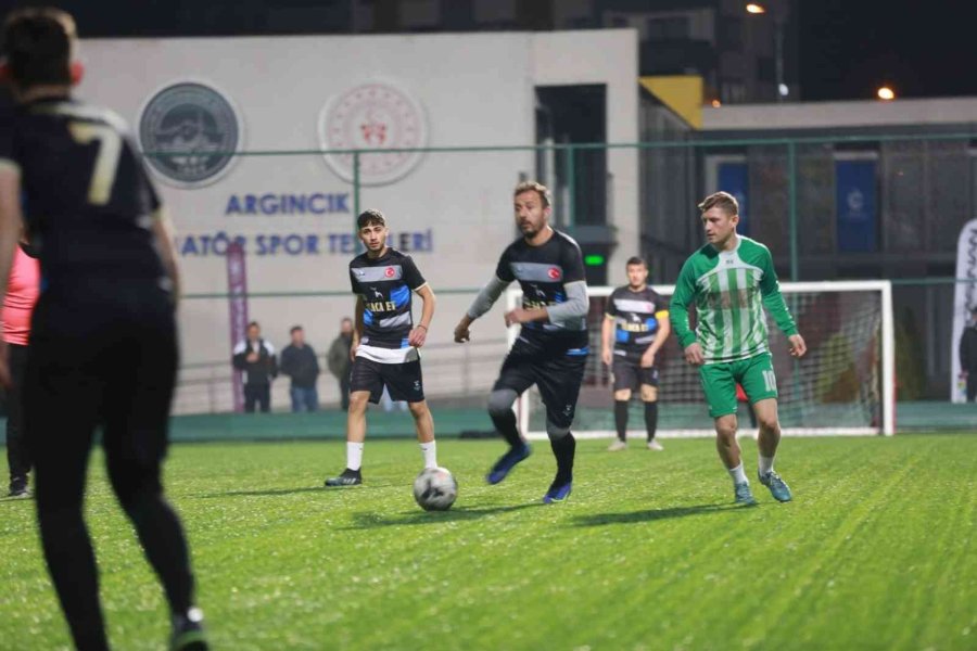 Başkan Çolakbayrakdar’dan Futbol Severlere Müjde