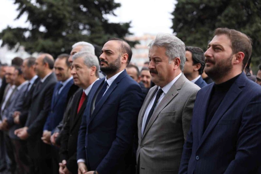 Melikgazi Personelinden Ata’ya Saygı Duruşu