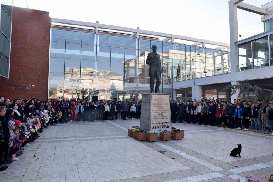 Tepebaşı’ndan Ata’ya Saygı Duruşu