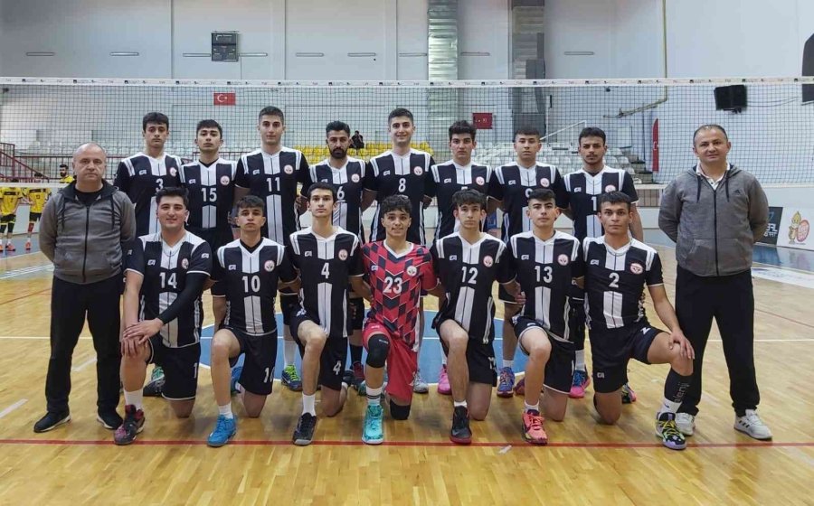 Kayseri Pınarbaşı Evinde, Hürriyet Mtal Deplasmanda