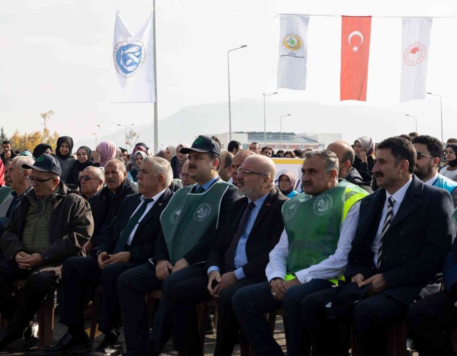 Kayü Develi Seyrani Kampüsünde Ağaçlandırma Çalışması Yapıldı