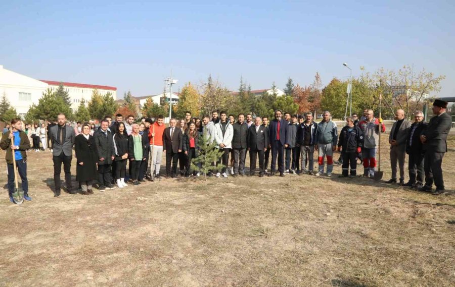 11 Kasım Milli Ağaçlandırma Günü’nde Fidanlar Erü’de Toprakla Buluştu