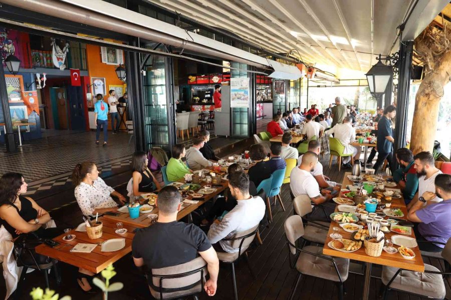 Başkan Yücel, Fitness Antrenörlerine Kentteki Yatırımları Anlattı