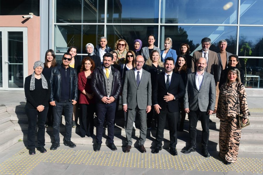 Rektör Erdal, Anadolu Tömer Öğrencileriyle Kahvaltıda Bir Araya Geldi