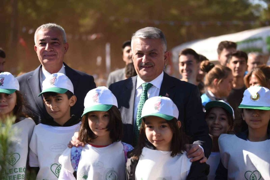 30 Dönümlük Alanda 3 Bin 500 Adet Kızılçam, Mazı Ve Fıstık Fidanı Dikildi