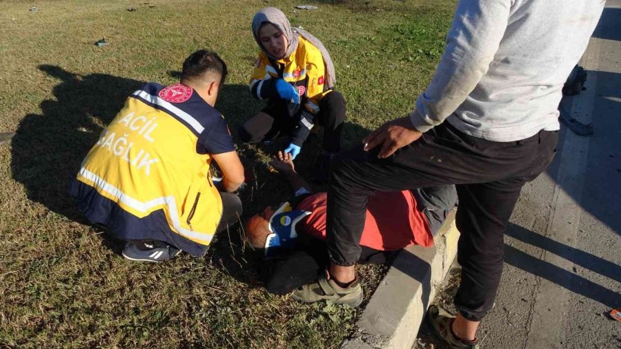 Trafik Kazasında Eşini Kaybeden Yaralı Adamın Feryatları Yürekleri Dağladı