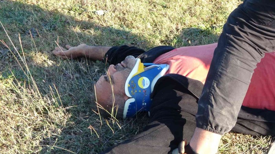 Trafik Kazasında Eşini Kaybeden Yaralı Adamın Feryatları Yürekleri Dağladı