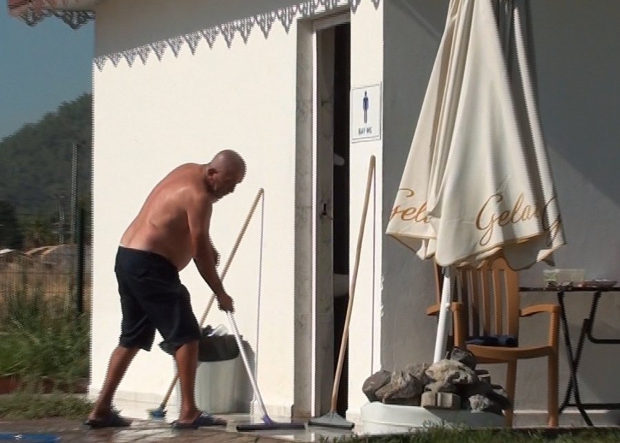 Rus Boksörün Tuvalet Ücretini Ödememek İçin Dövmesi Sonucu Ölen Adamın Cenazesi Teslim Alındı