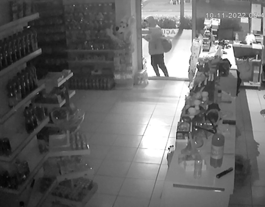 Antalya’da Levyeli Hırsız Durdurulamıyor