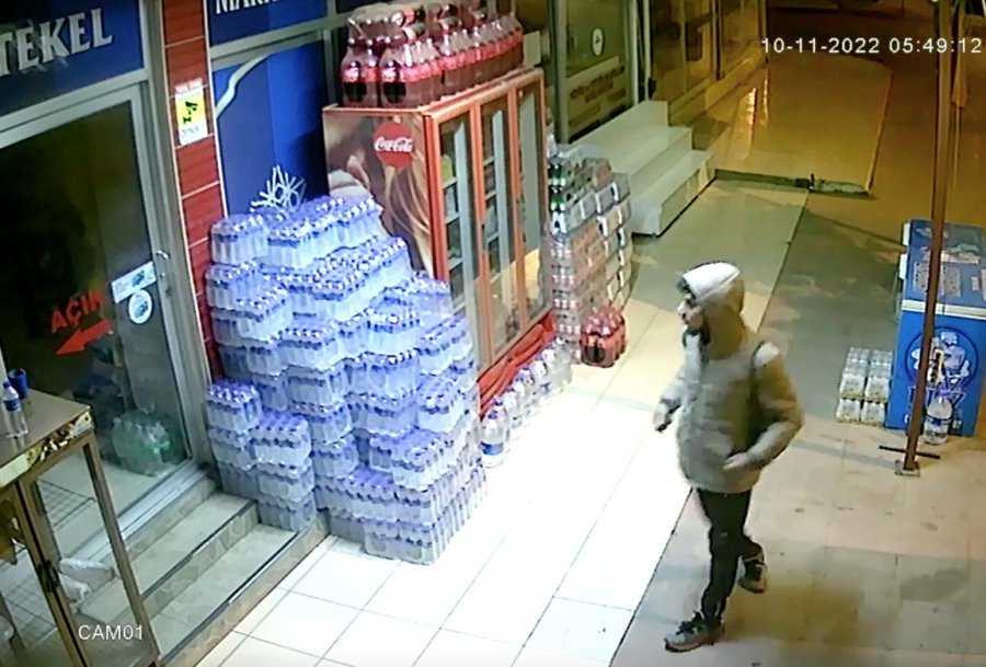 Antalya’da Levyeli Hırsız Durdurulamıyor