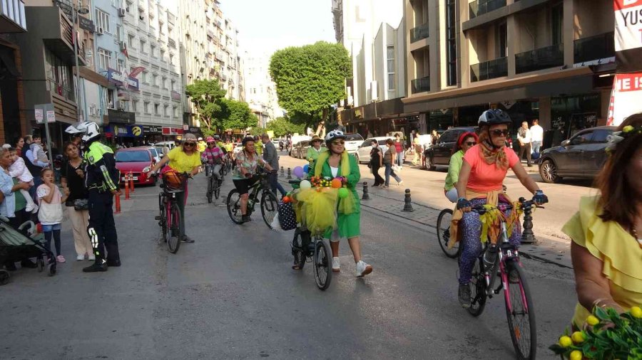 Narenciye Festivali’nin Kortej Yürüyüşü Yapıldı